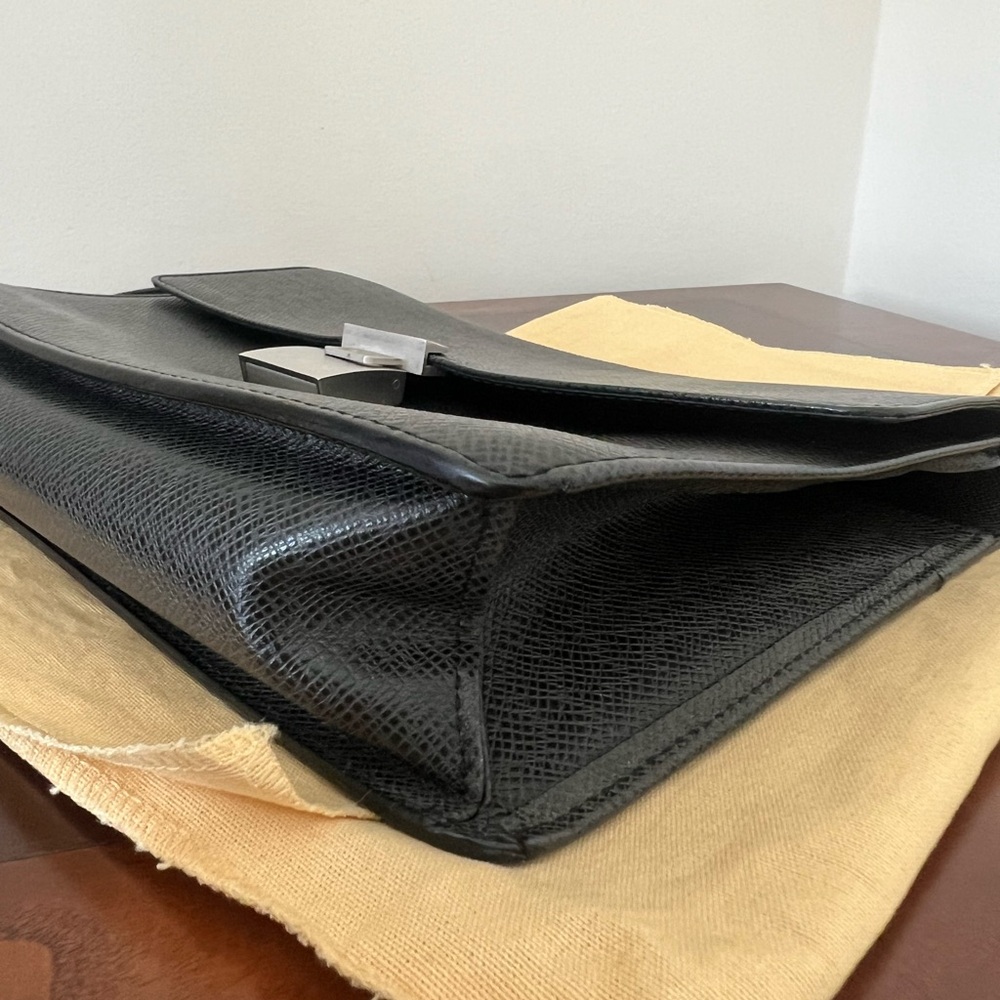 Louis Vuitton Selenga Taiga Clutch Black | Authentic | 2015 | Proof - Picture 4 of 15